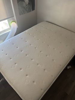 Full mattress and bedframe