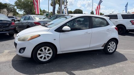 2012 MAZDA MAZDA2
