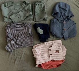 Baby boy bundle size 3 months 4 outfits
