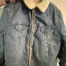 Men’s XL Sherpa Lined Levi’s Jean Jacket  