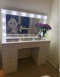 White Vanity Desk with Hollywood Mirror and Stool