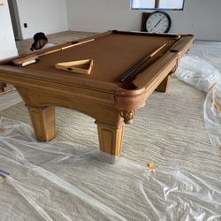 Pool Table 8ft- LIKE NEW- FREE PRO DELIVERY