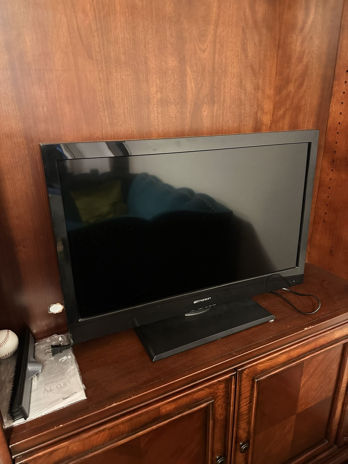 Emerson Tv 30 Inch