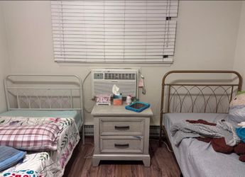 Twin Metal Platform Bed Frame – White / Gold – No Box Spring Needed