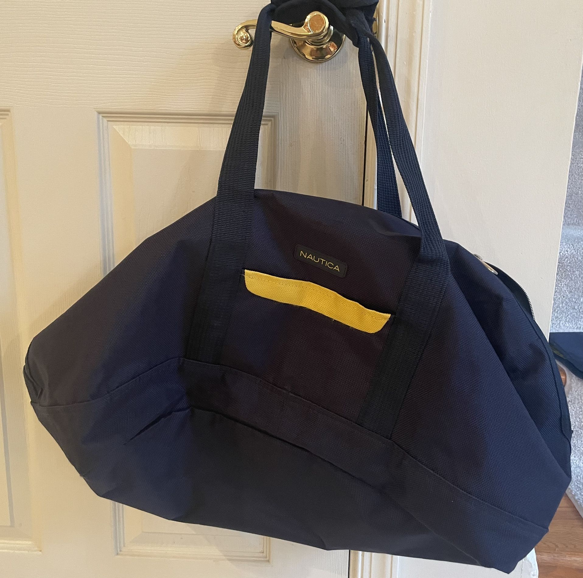 New Nautica Duffle Bag W/ Toiletry Bag
