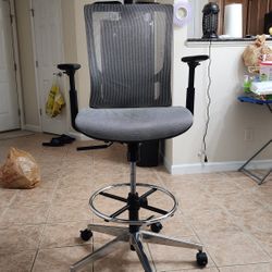 High Office/draft Chair With Coat Hangers And Foot Rest