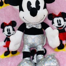 💜🤍⚫️✨DISNEY 100TH CELEBRATION💜⚫️✨MICKEY MOUSE STUFFED ANIMAL💜🤍⚫️✨