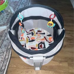 LIKE NEW Portable Baby Bassinet
