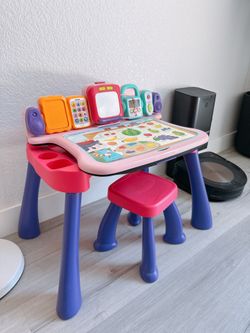 VTech Touch and Learn Activity Desk Deluxe, Pink