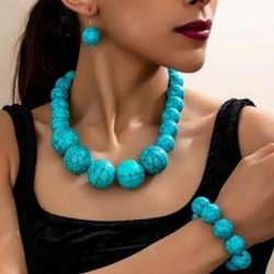 ELEGANT  FAUX ACRYLIC TURQUOISE BEADED NECKLACE, BRACELET & EARRINGS SET  🩵PRICE HAS BEEN REDUCED!!