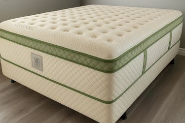 Brand new Queen size mattress and box spring with free home delivery 🚚