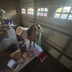 Horse With Trailor Car and Accessories 