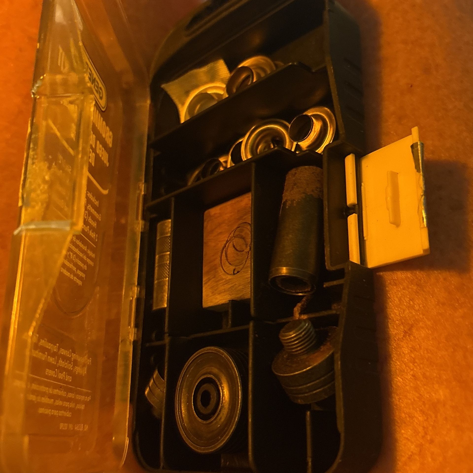 General Gromit tool kit I think it’s complete but has been used