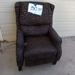  Wingback Cheetah Chair