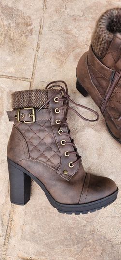 ☆☆☆ Women's Heel Boots  Size: 6