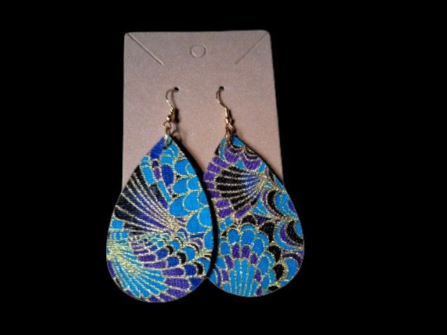 Beautful blue design droppp earrings