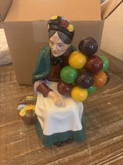 Royal Doulton The Old Balloon Seller Woman Lady 7" Figurine HN 1315