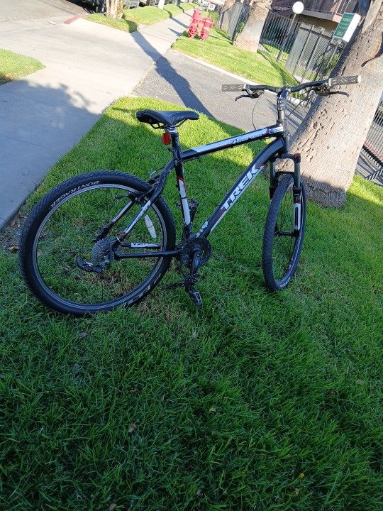 Trek b m x melon bike