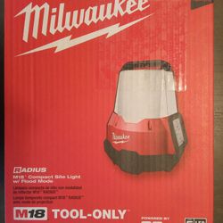 Milwaukee M18 2200 Lumens Radius Compact Site Light