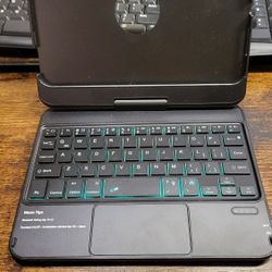 Wireless keyboard cm-01 iPad Mini 6th  8.3" 2022 Case RGB Led

Note: has no box and a little scratchs but never used
