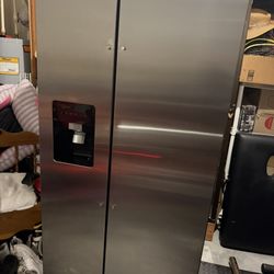 Whirlpool 24.6 Side By Side Fridge 