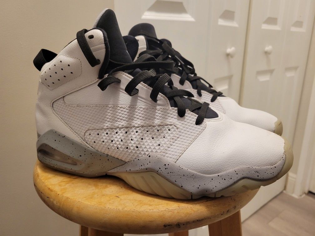 Multiple Sneakers For Sale. Nike, Jordan's, Airmax, Adidas