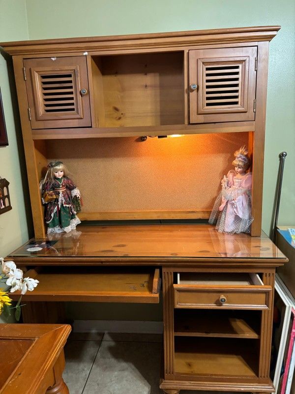 FREE.     Desk With Hutch 51" Wide X 21" Depth