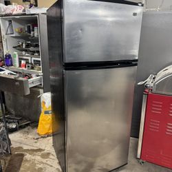 MAYTAG REFRIGERATOR 