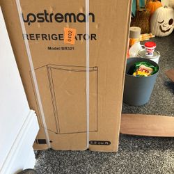Upstreman Refrigerator Model Br 321 New In Unopened Box 