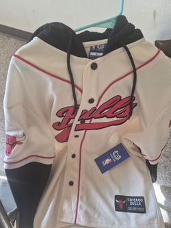 Sports wear Chicago bulls sweater never worn