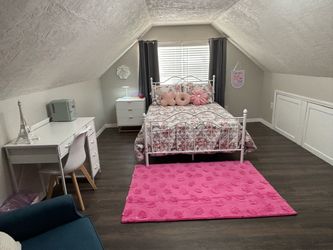 Bedroom Furniture: Beds, desks, chairs, nightstands/dressers