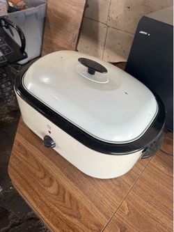 Large nesco buffet server/cooker