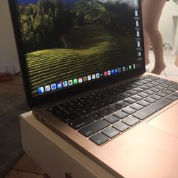 2020 MacBook Air (Gold)