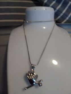 Silver plated chain with baseball glove and bat cage and pearl