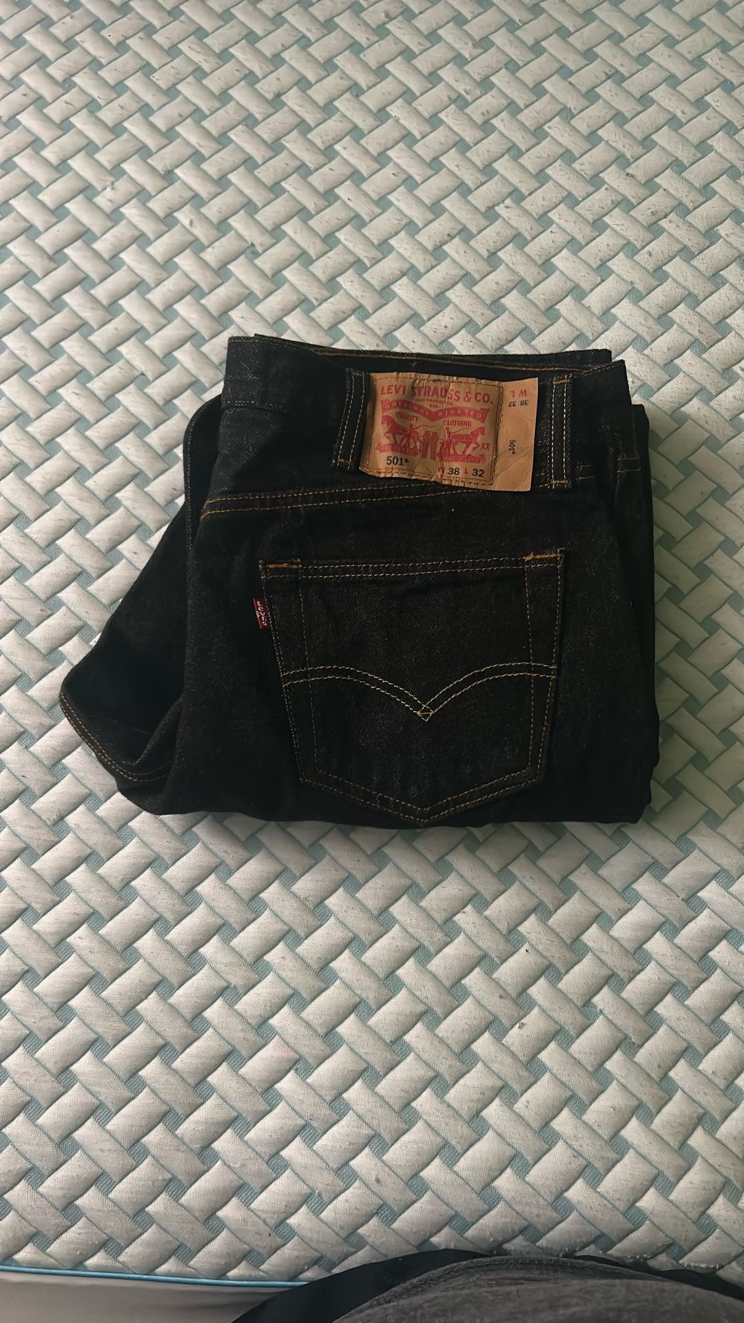 Levi 501’s (Read DESC)