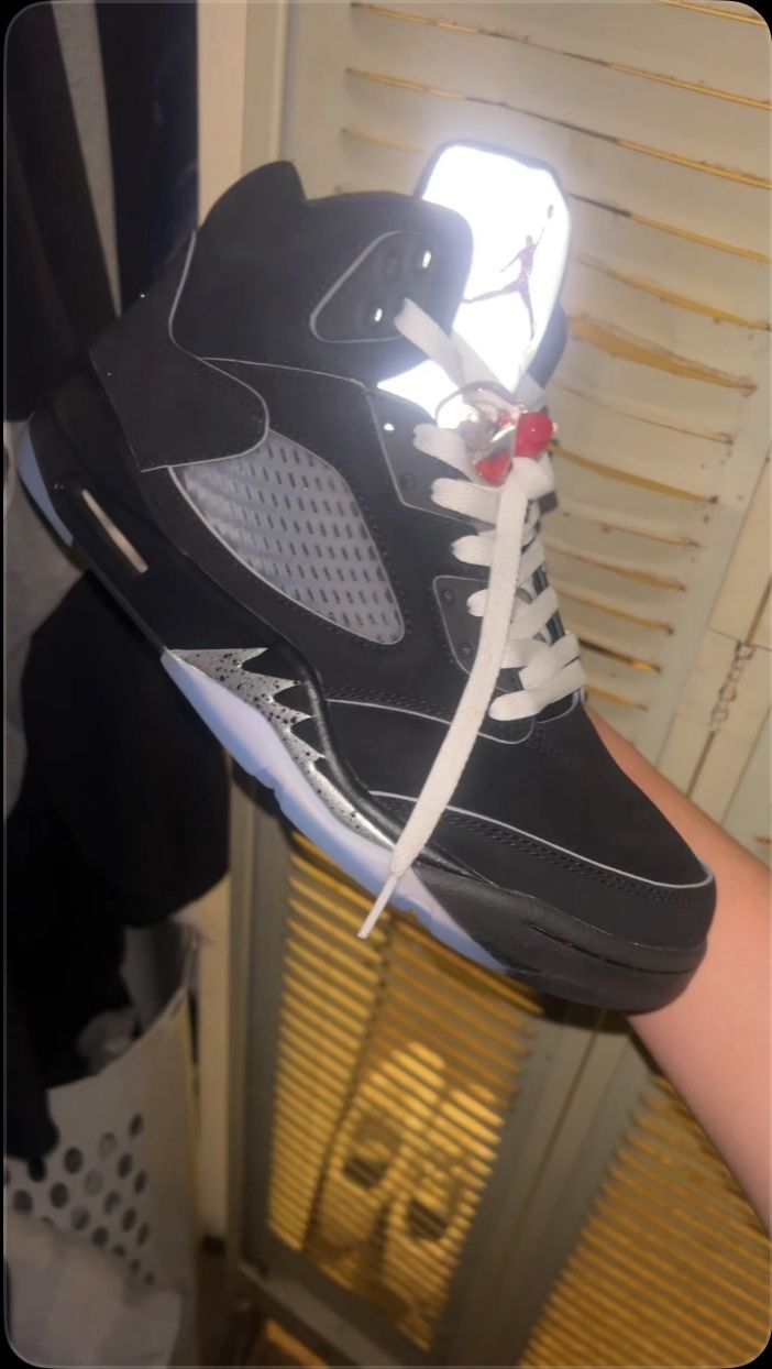 Jordan 5 Black Metallic