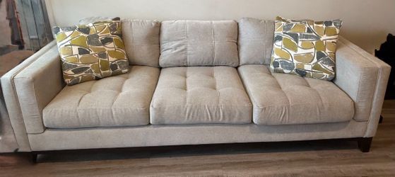Modern Sofa – Excellent Condition