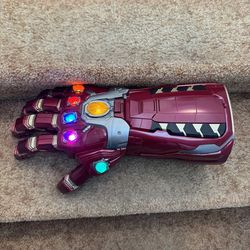 Marvel Legends Electronic Infinity Gauntlet (Hulks)