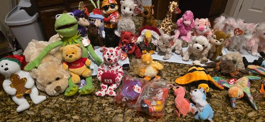 Beanie babies, buddy's, teenes and pillow pals