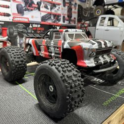 1/8 Arrma Outcast Rare Anniversary Edition 