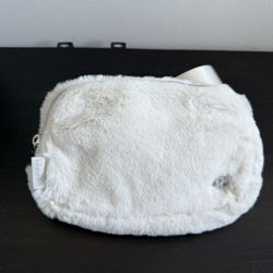Lululemon Everywhere Belt Bag Plush Fleece