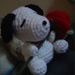 Crochet Snoopy Holding Rose