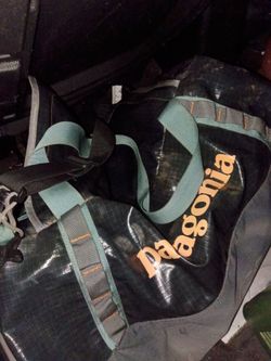 Patogonia blk hole 70l bag