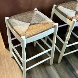 2 BAR STOOLS 