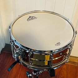 Snare drum with padded Ahead bag