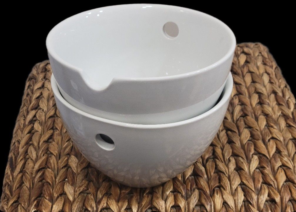 Noodle Bowls White With Chopstick Rests TWO BOWLS