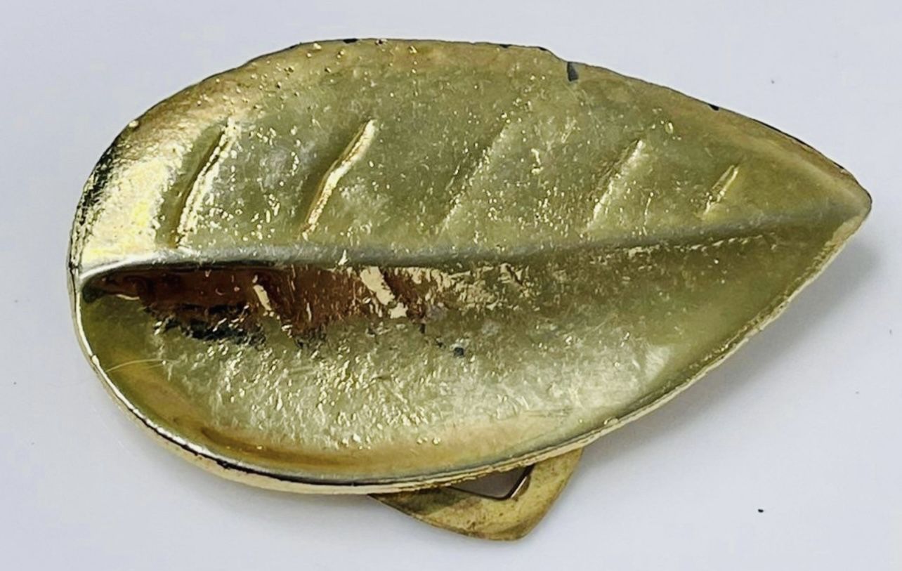 Vintage Leaf Gold Tone Jewelry Brooch Clip