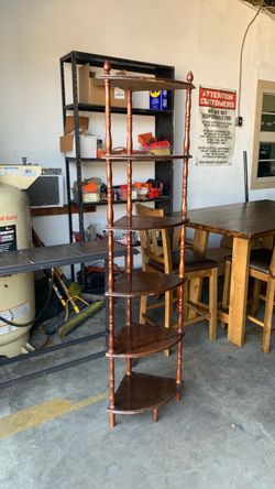 Corner shelf