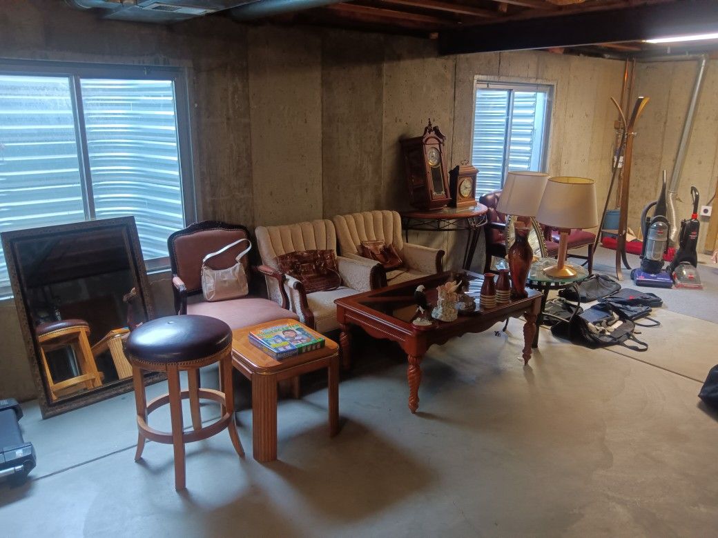 Furniture Bar Stools Mirrors Lamps Tables Chairs Clothes Tree Vacuum