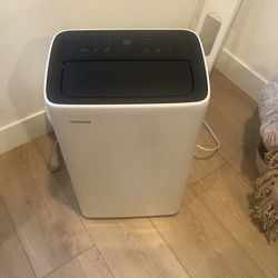 Portable AC - Toshiba 8,000 BTU - White